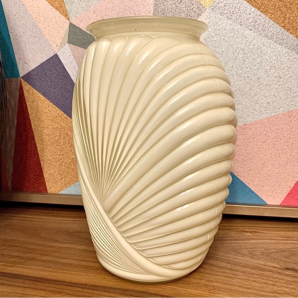 v i n t a g e  :: Large Art Deco Revival Ribbed Draped  Vase - Picture 2 of 15